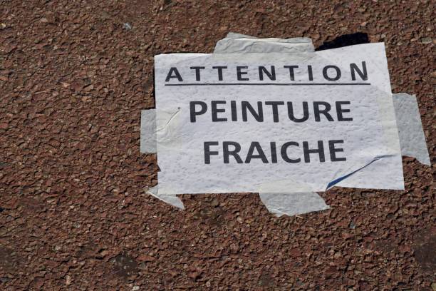 istock Attention! Peinture fraiche (attention, fresh coat of paint) 1175771959