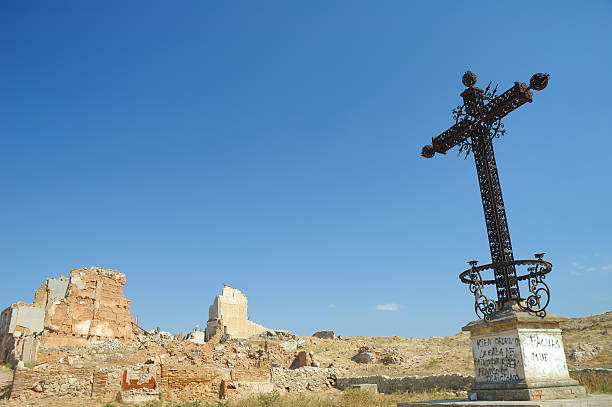 istock Vintage cross in ghost town 117578175