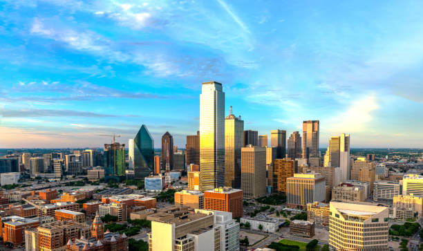 Dallas skyline at twilight 2019 Dallas skyline dallas texas photos stock pictures, royalty-free photos & images