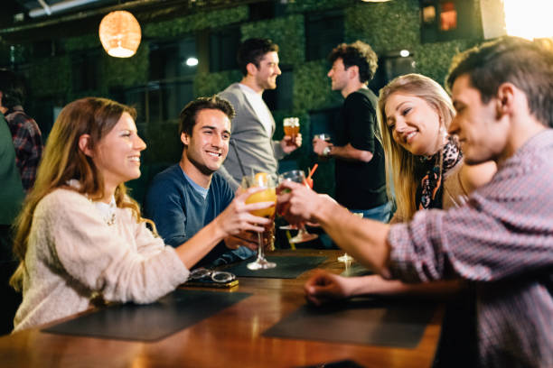 istock Nightlife with friends 1175791001