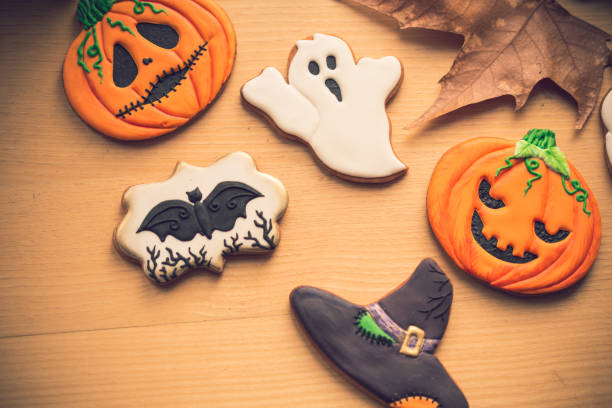 istock Halloween gingerbread cookies and pumkins 1175802499
