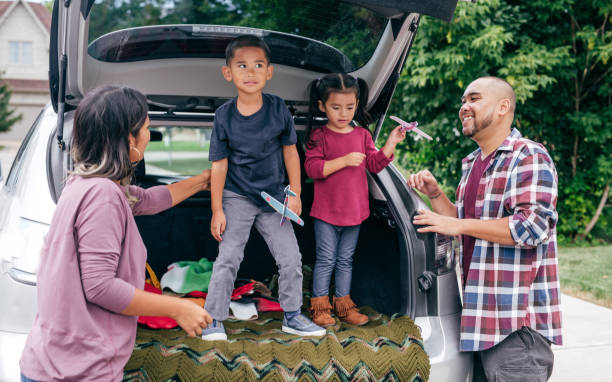 istock Family money saving tips 1175811163