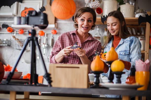 istock Enjoying recording about Halloween food and decorations 1175854542