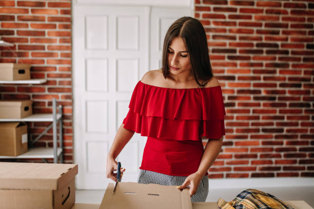 istock Everyone do shopping online 1175914374