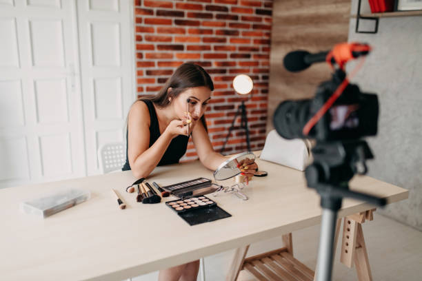istock I will show you how I do it 1175929638