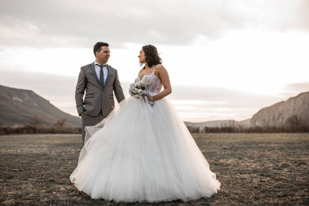 istock Wedding couple in nature 1175934601