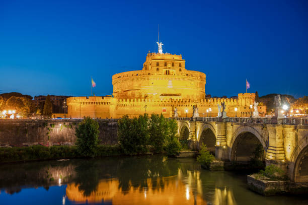 istock Castel san'Angelo, Rome, Italy at night 1175955192