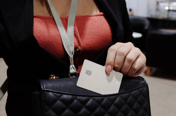istock Paying credit card at shopping store 1175959889