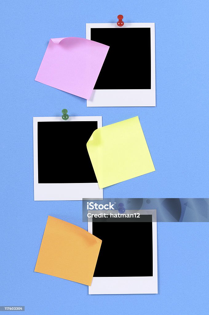 Vierge photo des imprimés avec des feuillets autoadhésifs - Photo de Appareil photo instantané libre de droits