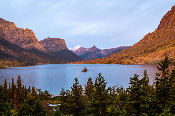 istock Wild Goose Island at Dawn 1176040088