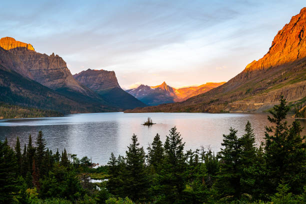 istock Wild Goose Island at Dawn 1176040178