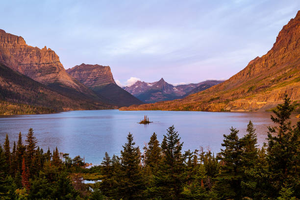 istock Wild Goose Island at Dawn 1176040205