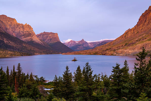 istock Wild Goose Island at Dawn 1176040284