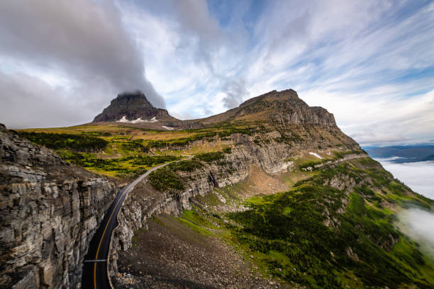 glacier-nationalpark - continental divide trail stock-fotos und bilder