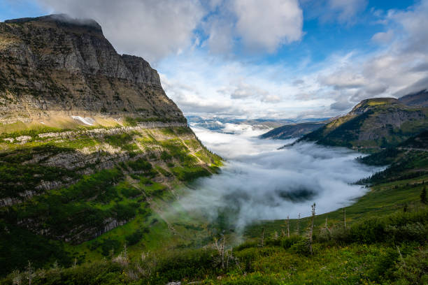 glacier-nationalpark - continental divide trail stock-fotos und bilder