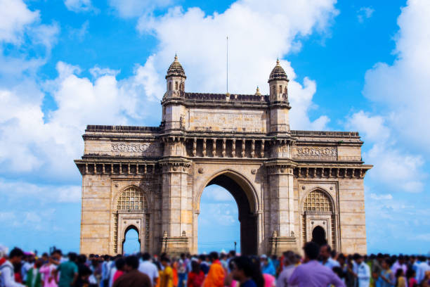 il gateway of india è un arco-monumento costruito all'inizio del xx secolo situato nella città di mumbai - bombay beach foto e immagini stock
