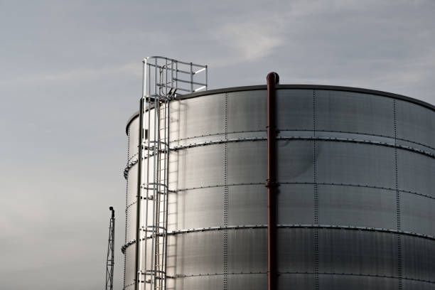 réservoir de stockage de combustible fossile - fuel storage tank oil fossil fuel fuel and power generation photos et images de collection