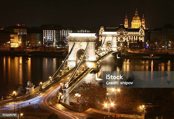 Ponte Das Correntes - Fotografias de stock e mais imagens de Ao Ar Livre - Ao Ar Livre, Arquitetura, Budapeste