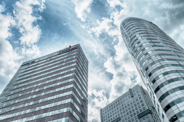 ing 빌딩 ing 빌딩 및 도이치 뱅크 네델란드, 암스테르담 비즐머 의 금융 지구, 현대 사무실 건물, 비즈니스 지구 - deutsche bank 뉴스 사진 이미지
