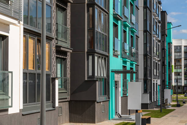 istock Angular view of entrance to apartment building 1176154338