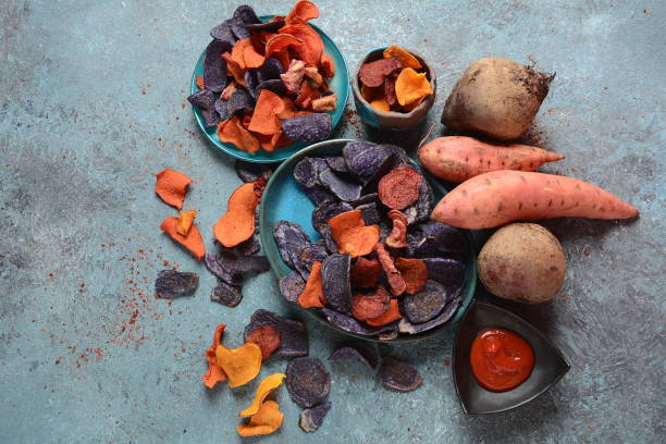 istock Baked vegetable chips-garnet sweet potato 1176182710