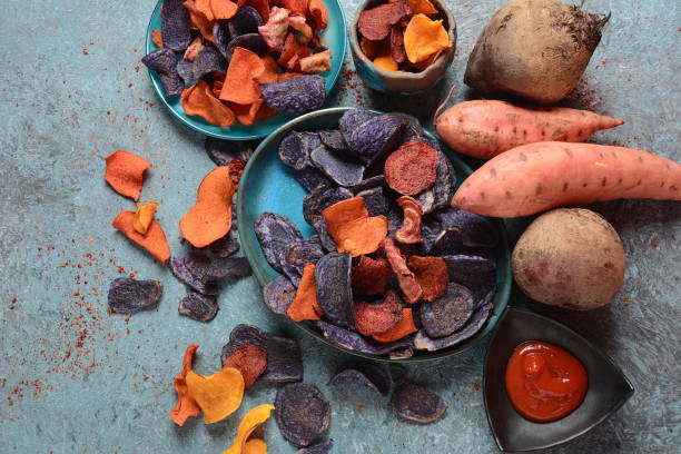 istock Baked vegetable chips-garnet sweet potato 1176182937