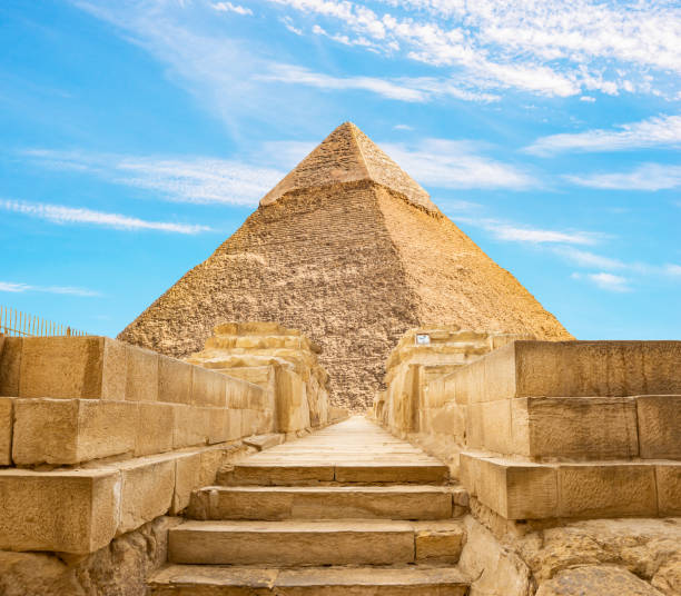 escadas à pirâmide - pyramid of chephren - fotografias e filmes do acervo