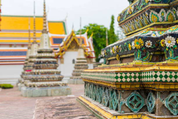 templo público wat pho en bangkok, tailandia. - wat pho fotografías e imágenes de stock