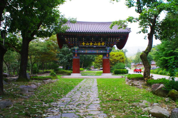 istock the scenery encountered on a pleasant walk 1176326287