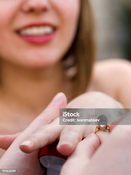 Engagement Stockfoto und mehr Bilder von Attraktive Frau - Attraktive Frau, Erwachsene Person, Farbbild