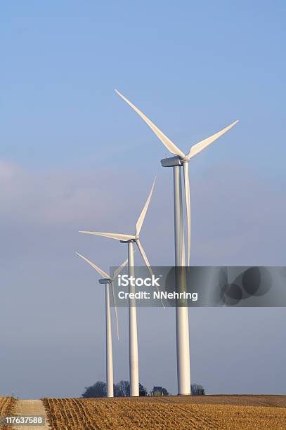 で中西部の風車 - 発電のストックフォトや画像を多数ご用意 - 発電, 秋, アイオワ州