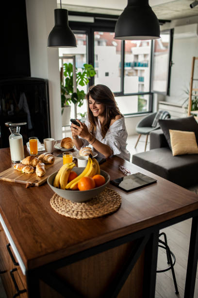 istock Starting the day with a scroll through the social network 1176415852