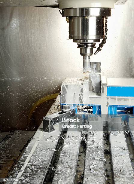 Foto de Metal Cnc Moedora e mais fotos de stock de Automatizado - Automatizado, Aço, Equipamento industrial