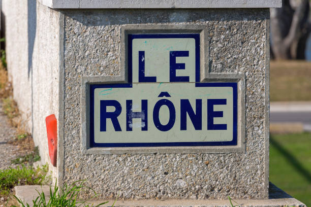 ródano - rhone bridge fotografías e imágenes de stock