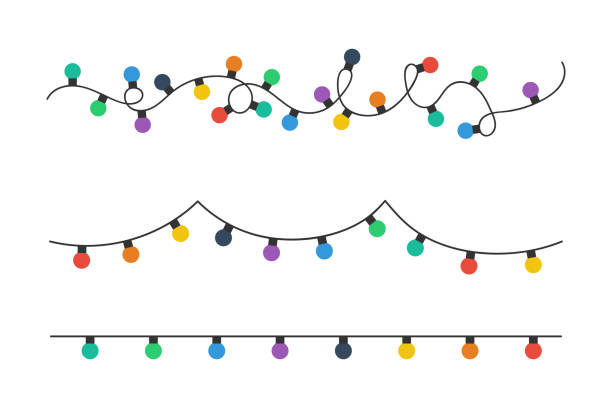 weihnachtslampen glühbirnen. bunte weihnachtslampen glühbirnen isoliert auf weißem hintergrund. farbe girlanden. glühbirnen in einfachem trendigem flachdesign. weihnachts-illustration. vektor-illustration - smile sign stock-grafiken, -clipart, -cartoons und -symbole