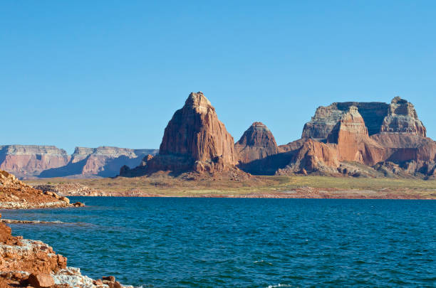 istock The warm lake powell landscape 1176514097