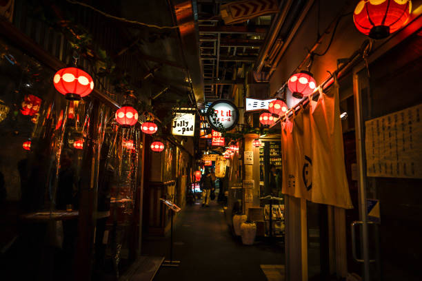 allée d'harmonica de kichijoji - tokyo at night photos et images de collection