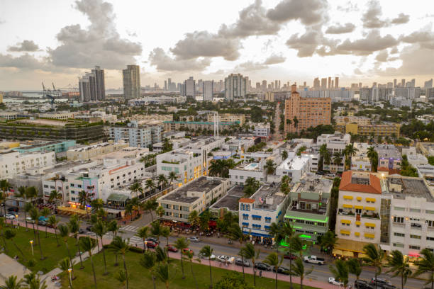 foto aerea hotel art deco su ocean drive senza loghi - miami dade foto e immagini stock