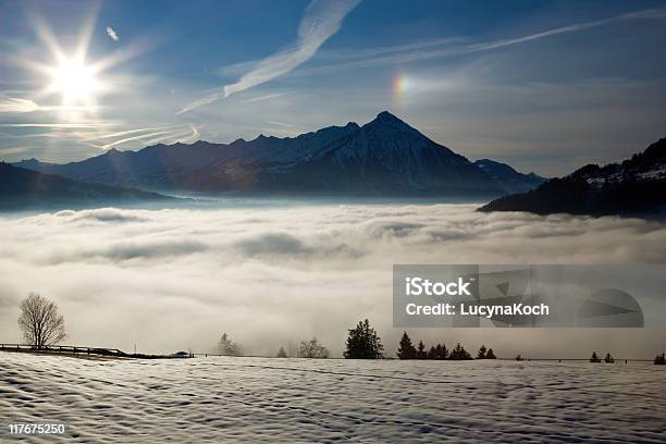 Oben Blau Unten Grau Stockfoto und mehr Bilder von Alpen - Alpen, Berg, Berner Alpen