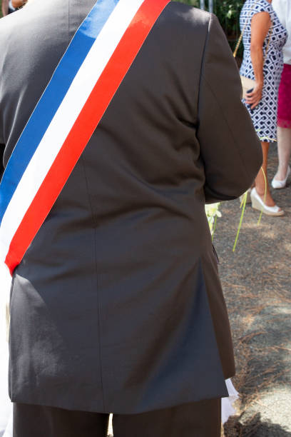 français maire écharpe tricolore lors d'une célébration en france - sash white blue red photos et images de collection