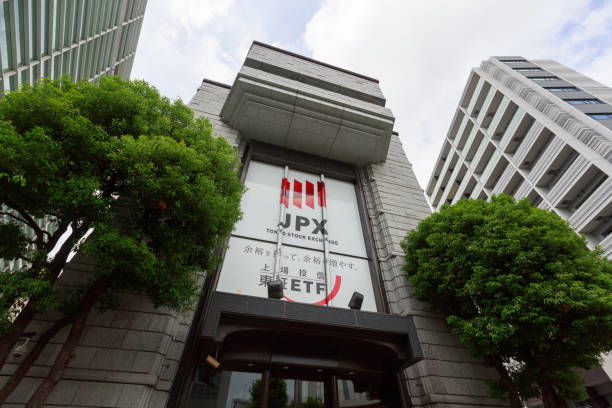 Tokyo Stock Exchange in Japan Tokyo, Japan - August 14, 2019 : General view of Tokyo Stock Exchange headquarters building in Kabutocho, Tokyo, Japan. nikkei index stock pictures, royalty-free photos & images