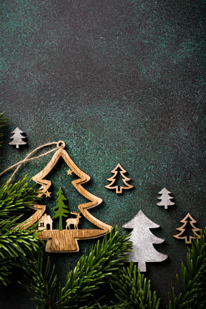 sfondo festivo con albero di natale in legno - 4397 foto e immagini stock