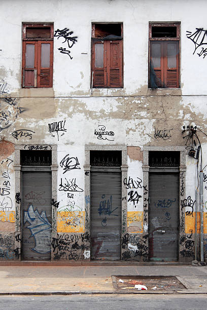 istock Abandoned building full of graffiti 117688302
