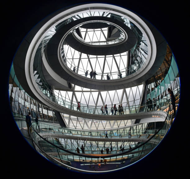 arquitectura londinense - spiral staircase town hall london england staircase fotografías e imágenes de stock