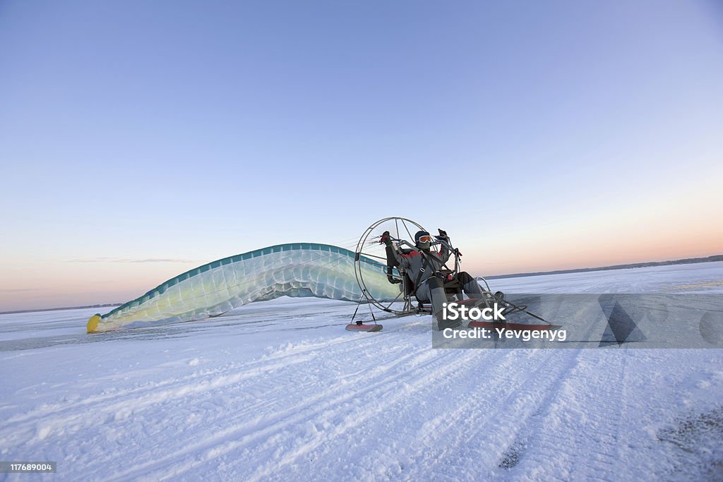 Paraplane Decollare - Foto stock royalty-free di Ala di aeroplano