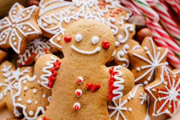 fond de noel avec des biscuits de pain d'épice - food dessert december winter photos et images de collection