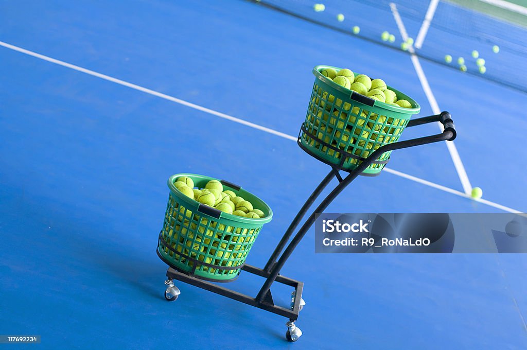 テニスボール pushcart - テニスボールのロイヤリティフリーストックフォト