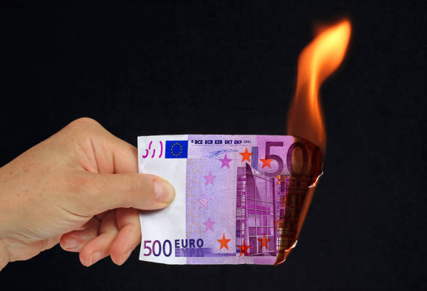 istock Banknote 500 euros hand conceptual 1176939089
