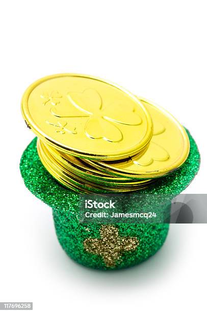 Лепреконs Gold — стоковые фотографии и другие картинки Вверх ногами - Вверх ногами, Зелёный цвет, Шляпа