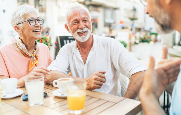 istock Senior Friends outdoor 1176965858